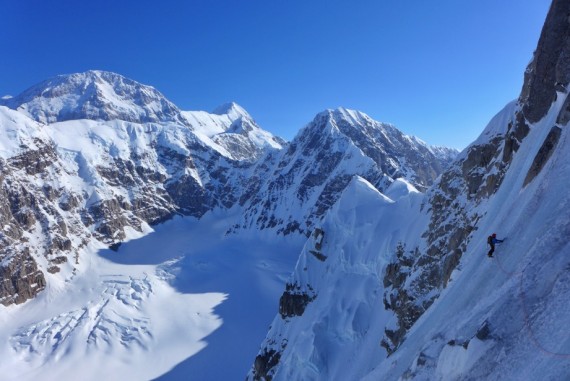 Pogled iz Francoske smeri na najvišjo goro Severne Amerika, Denali.