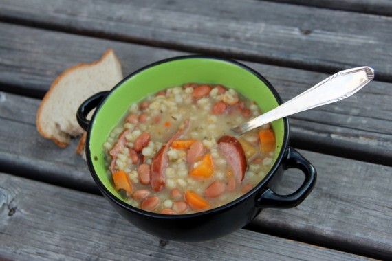 Okusna planinska malica med sejo