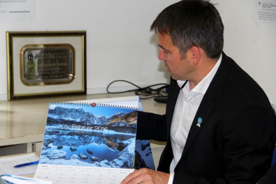 Matej Planko je predstavil tudi planinski koledar za leto 2016.