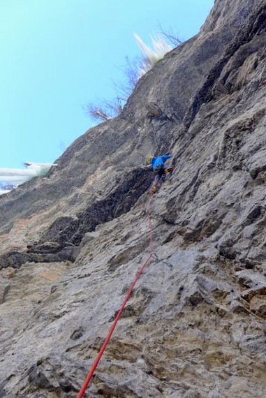 Janez Svoljšak v smeri Saphira (M15-), Kolorado, ki trenutno velja za najzahtevnejši mešani vzpon v Ameriki. Januar 2017.