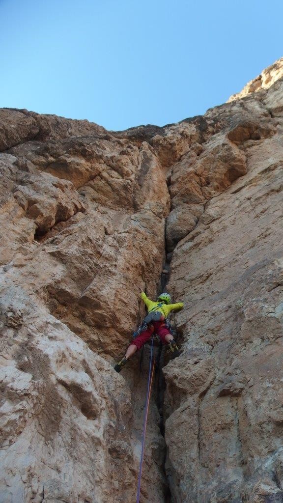 Marija pleza prvi raztežaj neuspelega poskusa prvenstvene smeri.