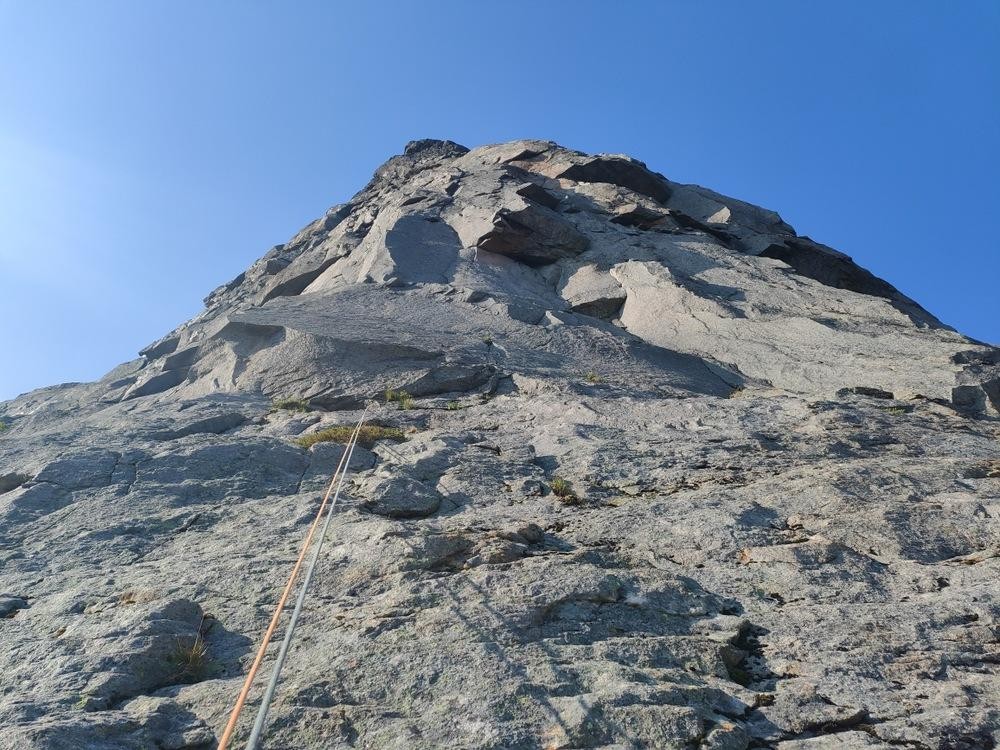 Kjerkfjorden, Marklitinden. Poizkus prvenstvene smeri.