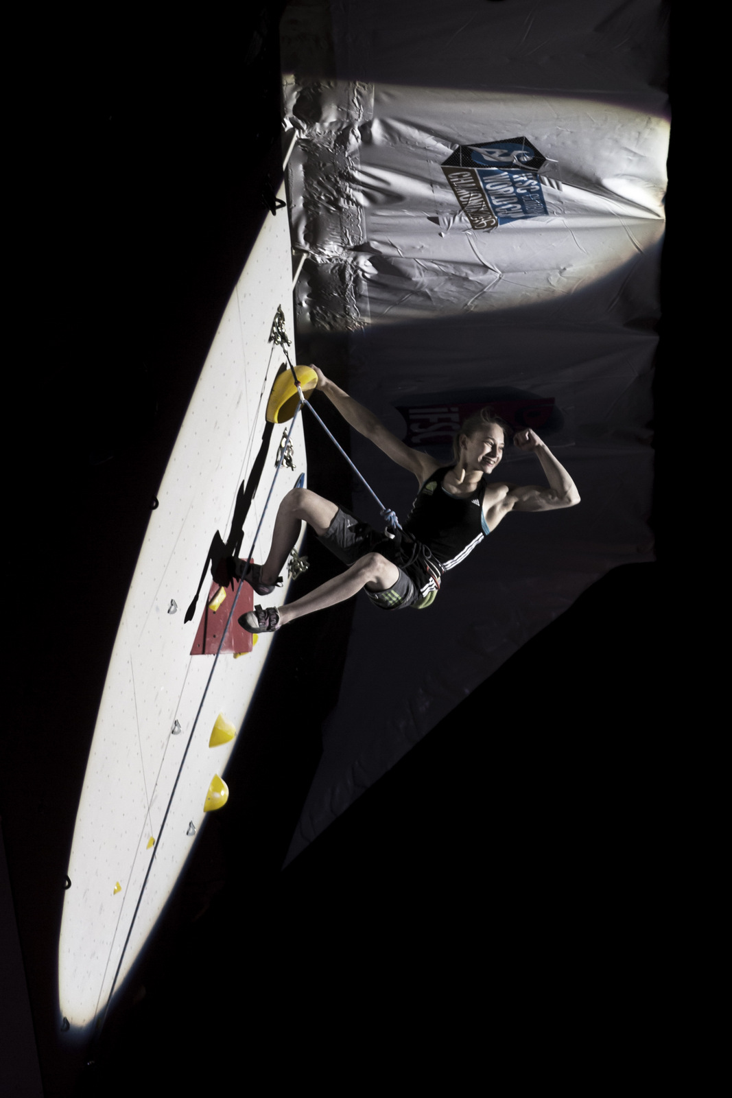 Janja_Garnbret_vrh_foto_Luka_Fonda