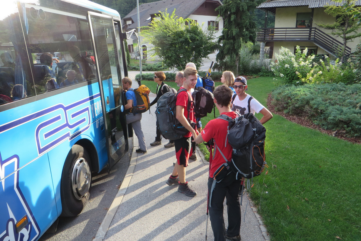 Trajnostno_domov___na_avtobusni_postaji_v_Stahovici_foto_Maks_Veselko Trajnostno_domov___na_avtobusni_postaji_v_Stahovici_foto_Maks_Veselko