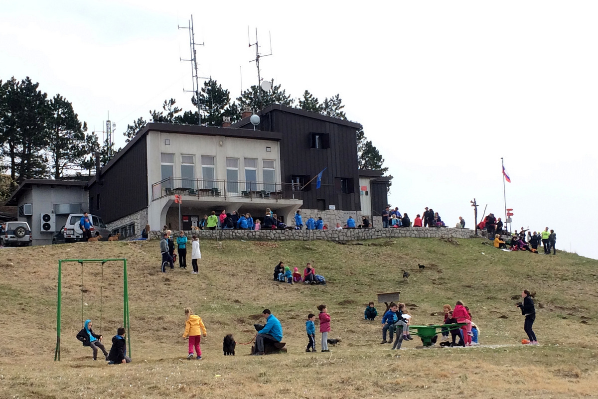 tumova_koca_na_slavniku_foto_manca_cujez tumova_koca_na_slavniku_foto_manca_cujez