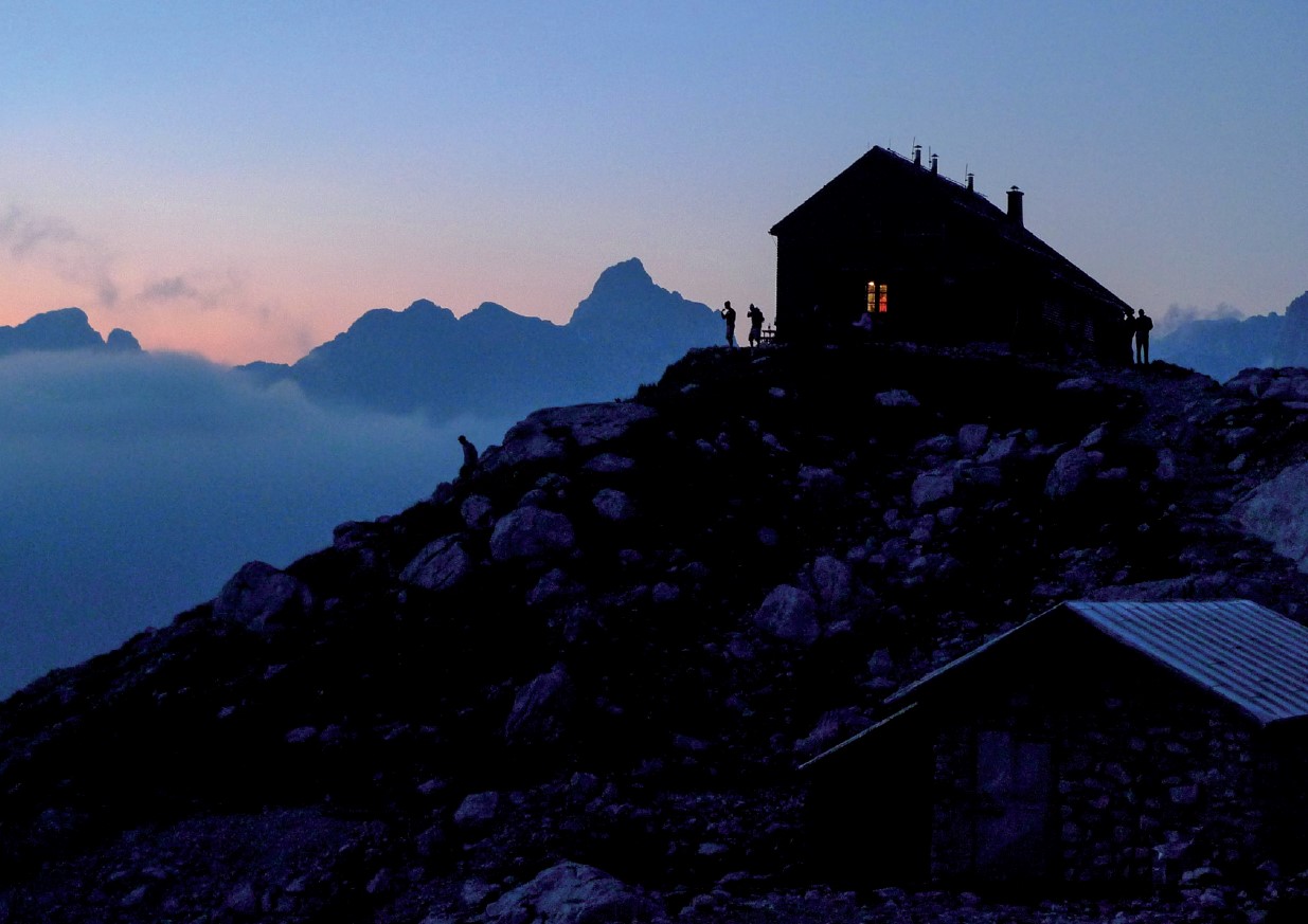 vprasaj_goro_zasavska_koca_foto_joza_mihelic vprasaj_goro_zasavska_koca_foto_joza_mihelic