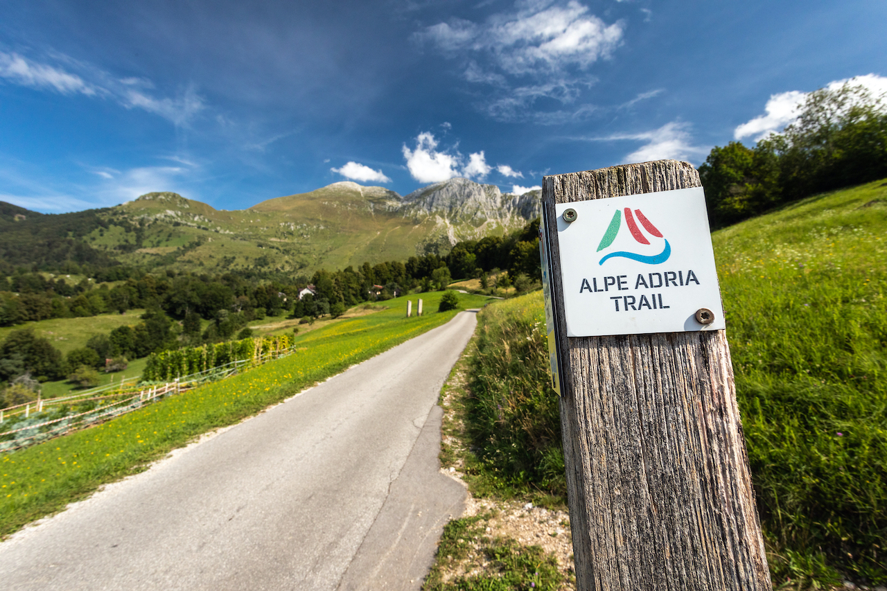 AAT_OK_F014920_alpe_adria_trail_dolina_soce_jost_gantar_1_photo_m