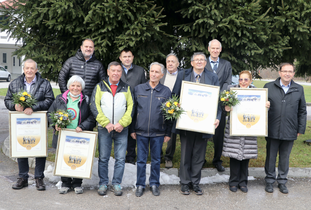 pzs_najvisja_priznanja_svecane_listine_foto_manca_ogrin pzs_najvisja_priznanja_svecane_listine_foto_manca_ogrin