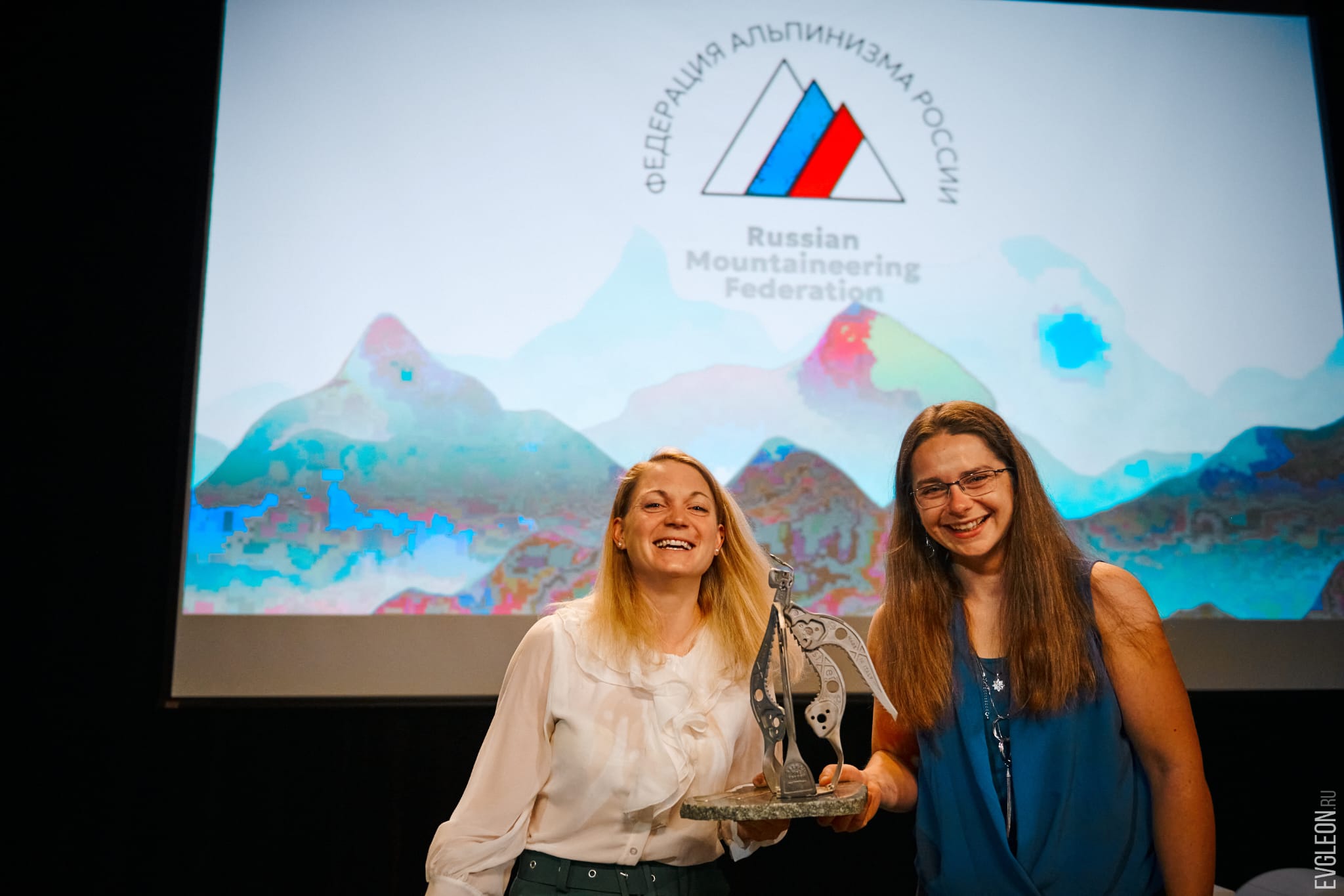 jekleni_angel_2024_anja_petek_patricija_verdev_foto_eugenia_leontieva jekleni_angel_2024_anja_petek_patricija_verdev_foto_eugenia_leontieva