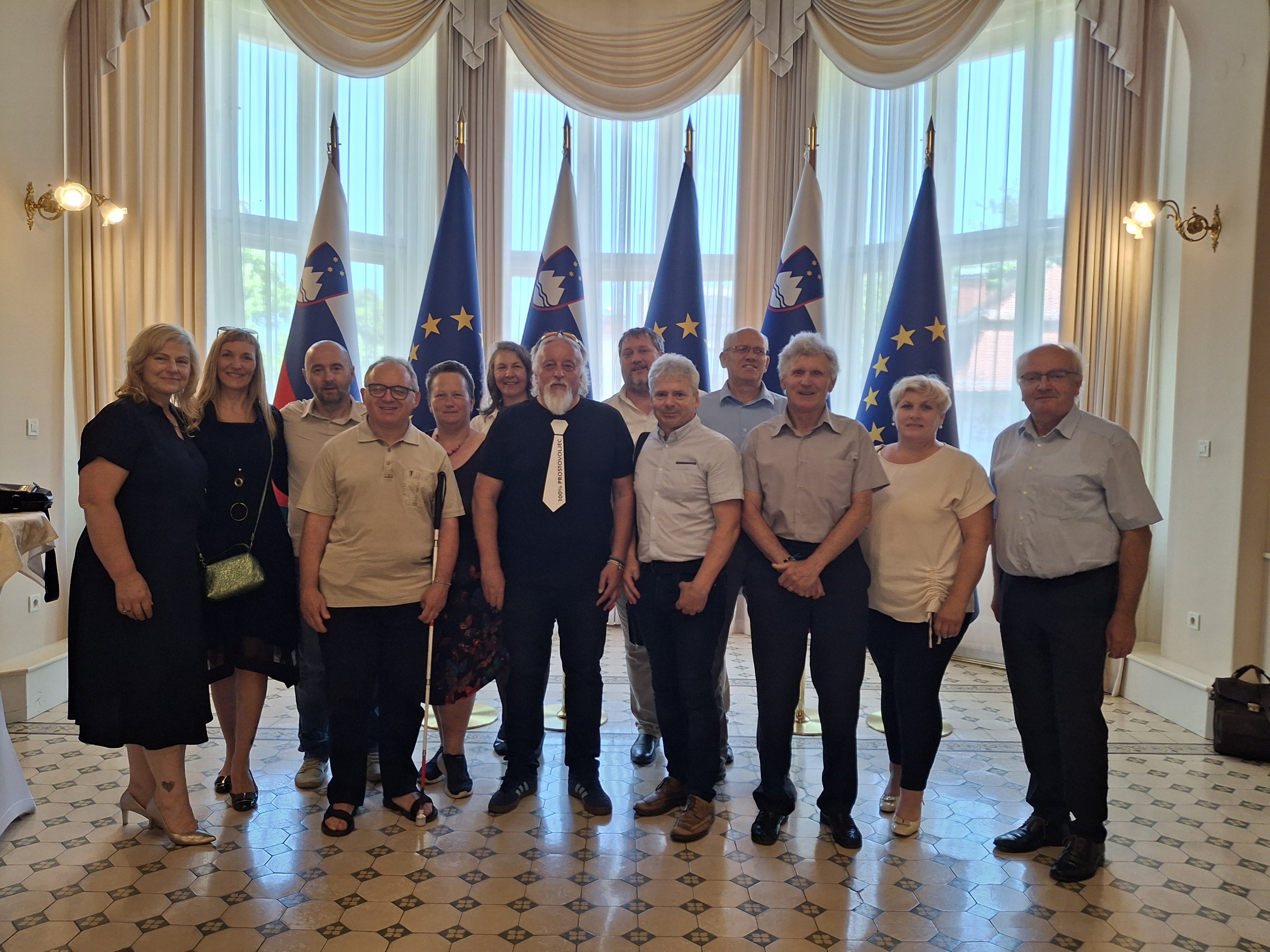 prostovoljci_2024_nagrada_jurcek_nowakk_skupinska_in_planinec prostovoljci_2024_nagrada_jurcek_nowakk_skupinska_in_planinec