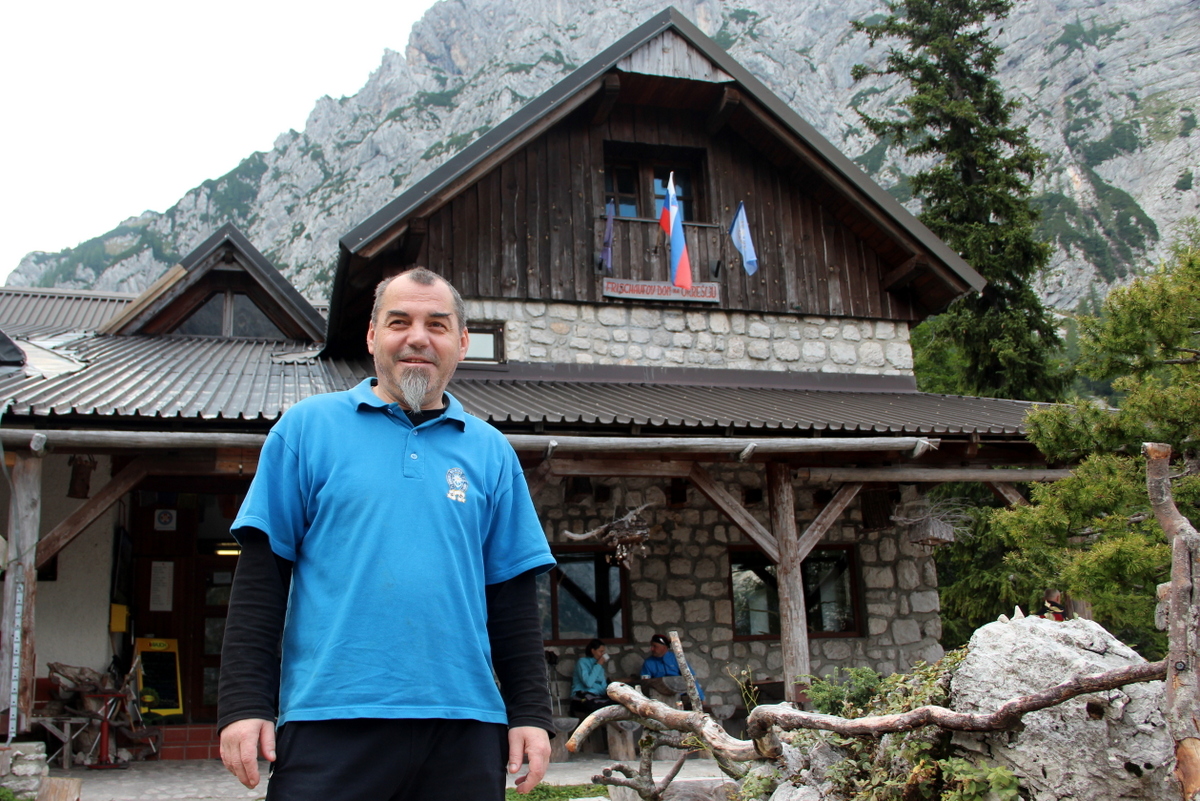 Zoran_Belko_oskrbnik_Frischaufovega_doma_na_Okreslju_foto_Manca_Cujez Zoran_Belko_oskrbnik_Frischaufovega_doma_na_Okreslju_foto_Manca_Cujez