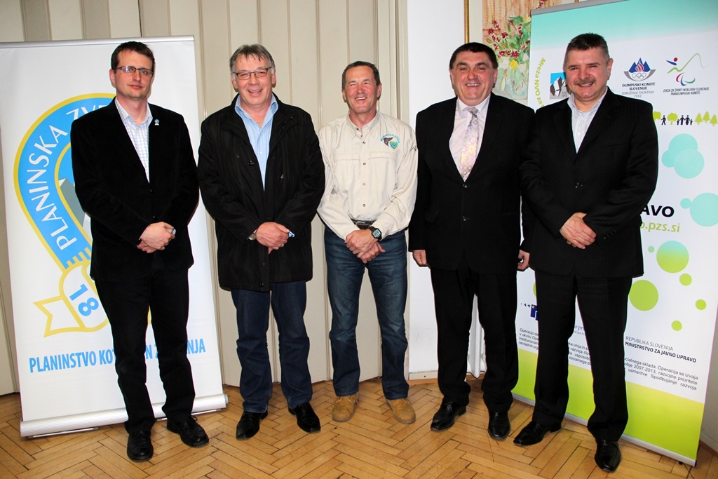 skupina_za_trajnostni_razvoj_2_foto_manca_cujez skupina_za_trajnostni_razvoj_2_foto_manca_cujez