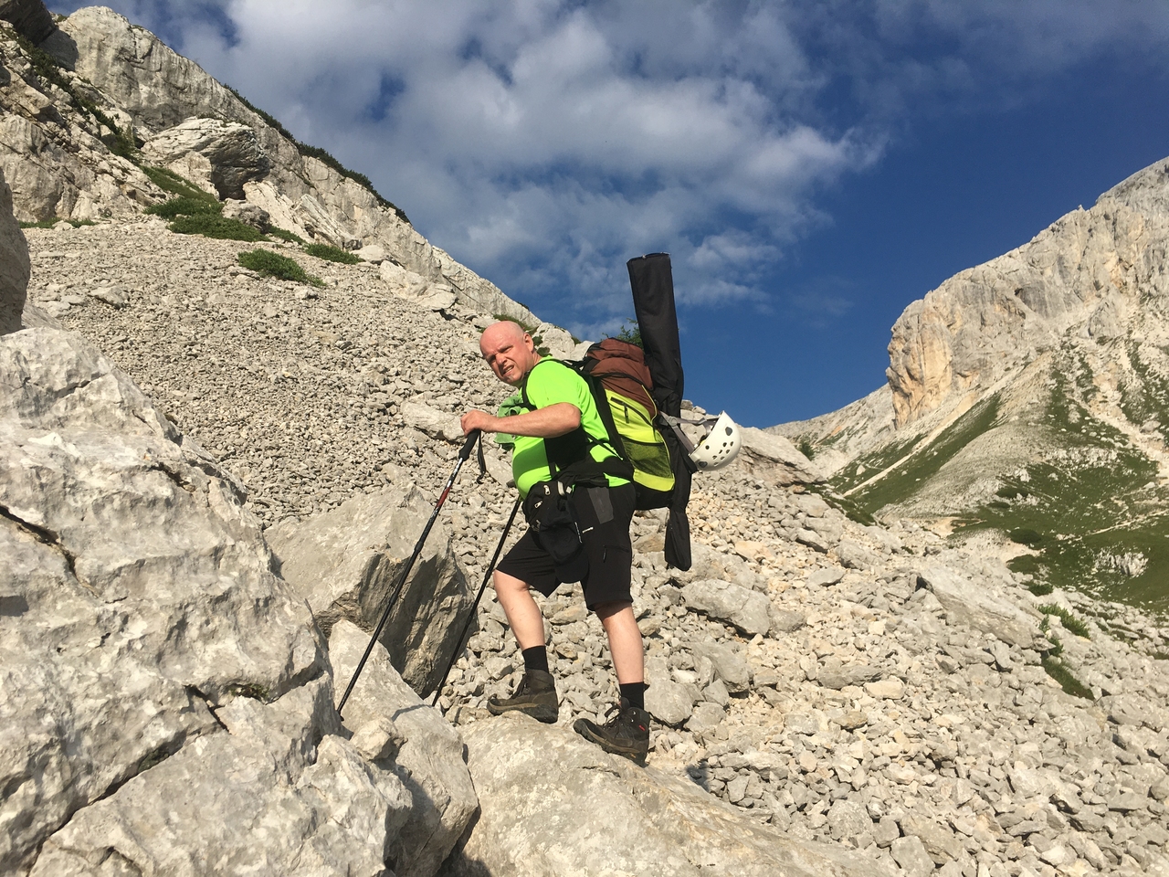 Gluhi_strezejo_kredarica_Pin_opp_pzs__1_ Gluhi_strezejo_kredarica_Pin_opp_pzs__1_