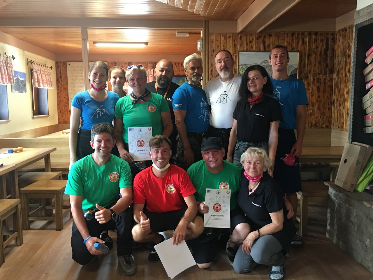 Gluhi_strezejo_kredarica_Pin_opp_pzs__4_ Gluhi_strezejo_kredarica_Pin_opp_pzs__4_