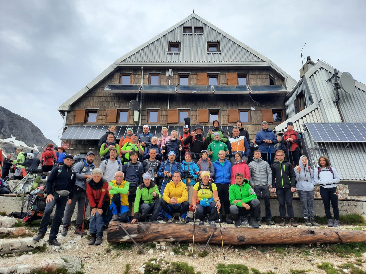 Gluhi_strezejo_kredarica_Pin_opp_pzs__5_ Gluhi_strezejo_kredarica_Pin_opp_pzs__5_