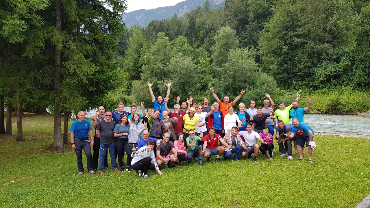 Gluhi_strezejo_kredarica_Pin_opp_pzs__7_ Gluhi_strezejo_kredarica_Pin_opp_pzs__7_