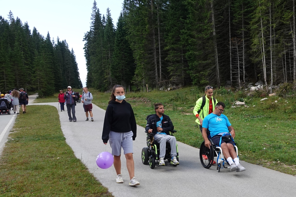 inkluzijski_pohod_pokljuka_AMA_GOGO_Pin_OPP_1 inkluzijski_pohod_pokljuka_AMA_GOGO_Pin_OPP_1