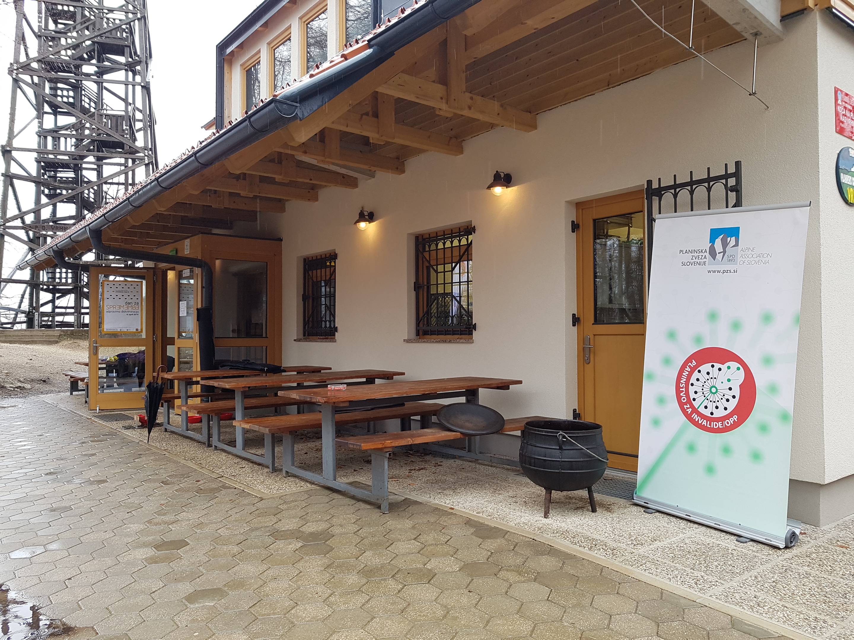 pin_pzs_gluhi_strezejo_planina_nad_vrhniko_2019_koca pin_pzs_gluhi_strezejo_planina_nad_vrhniko_2019_koca