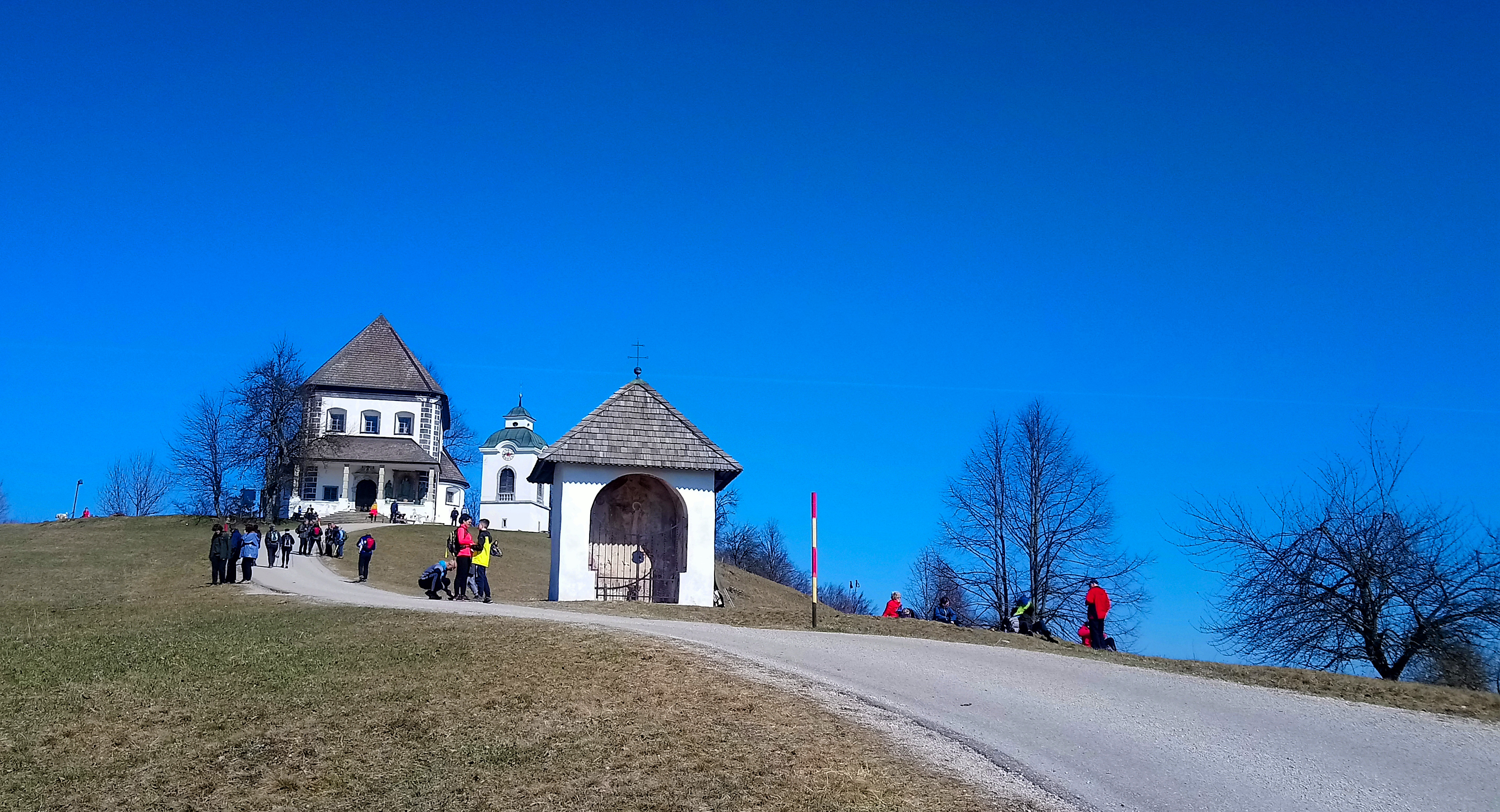 03_Limbarska_gora__z_znamenito_romarsko_cerkvijo_Svetega_Valentina 03_Limbarska_gora__z_znamenito_romarsko_cerkvijo_Svetega_Valentina