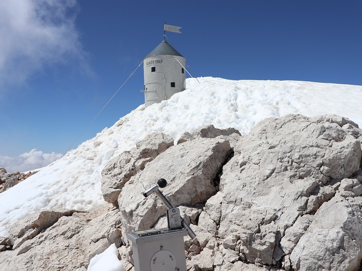 Zmagovalna_pot_vodi_na_Triglav_z_Luknje__ez_Plemenice_foto_Irena_Mu_i__Habjan