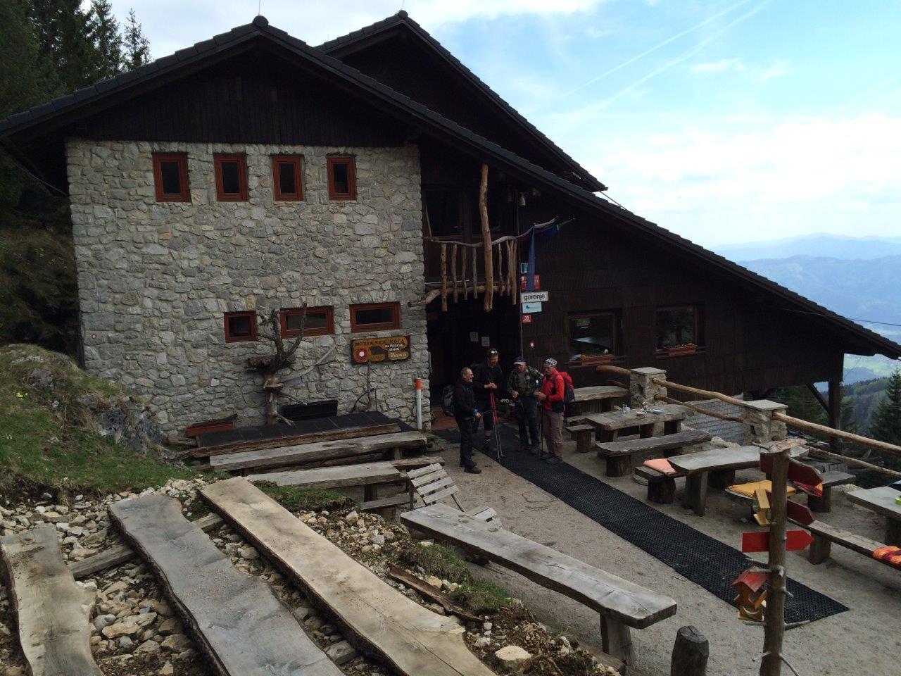 mozirska_koca_na_golteh_foto_bojan_rotovnik mozirska_koca_na_golteh_foto_bojan_rotovnik