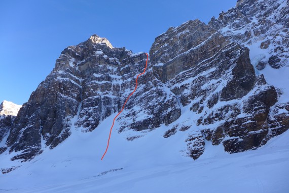 Prvenstvena smer Fantastic Mr. Fox v steni med Mt. Tuzo in Mt. Deltaform