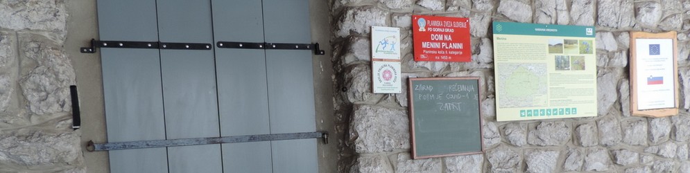 dom_na_menini_planini_zaprto_foto_matej_ogorevc dom_na_menini_planini_zaprto_foto_matej_ogorevc