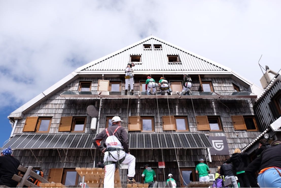 gk_pzs_triglavski_dom_na_kredarici_obnova_jub_2018_3_foto_arhiv_jub gk_pzs_triglavski_dom_na_kredarici_obnova_jub_2018_3_foto_arhiv_jub