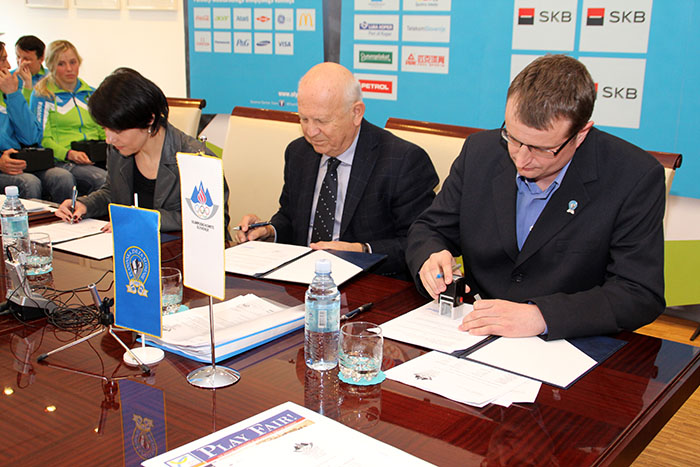 PZS_OKS_Helios_barve_pogodba_12_3_2013_foto_Zdenka_Mihelic16vm700