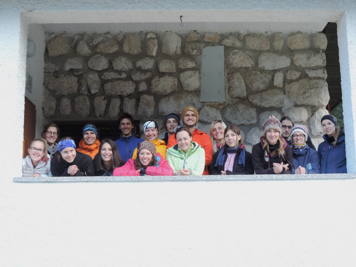 mk_pzs_s_studenti_v_hribe_pet_jezer_foto_matej_ogorevc mk_pzs_s_studenti_v_hribe_pet_jezer_foto_matej_ogorevc